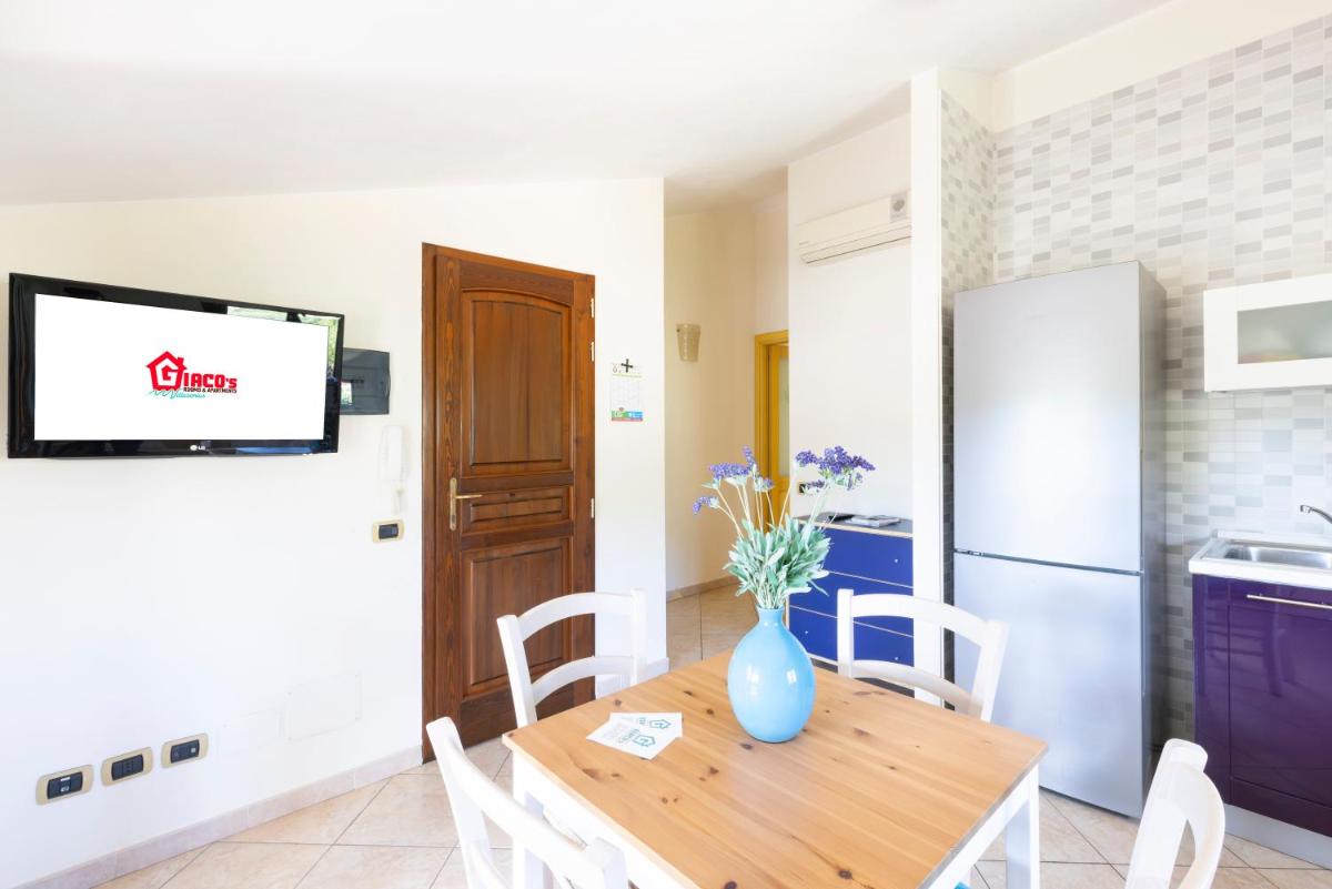 Giaco's Apartments 2 - Hizvo