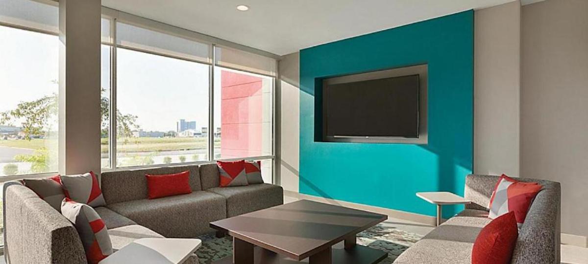 avid hotels - Lexington - Hamburg Area, an IHG Hotel - Housity