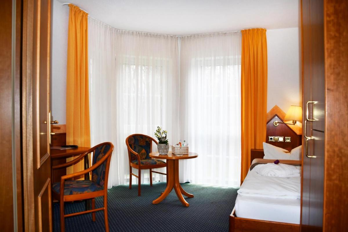 Hotel Schöne Aussicht - Housity