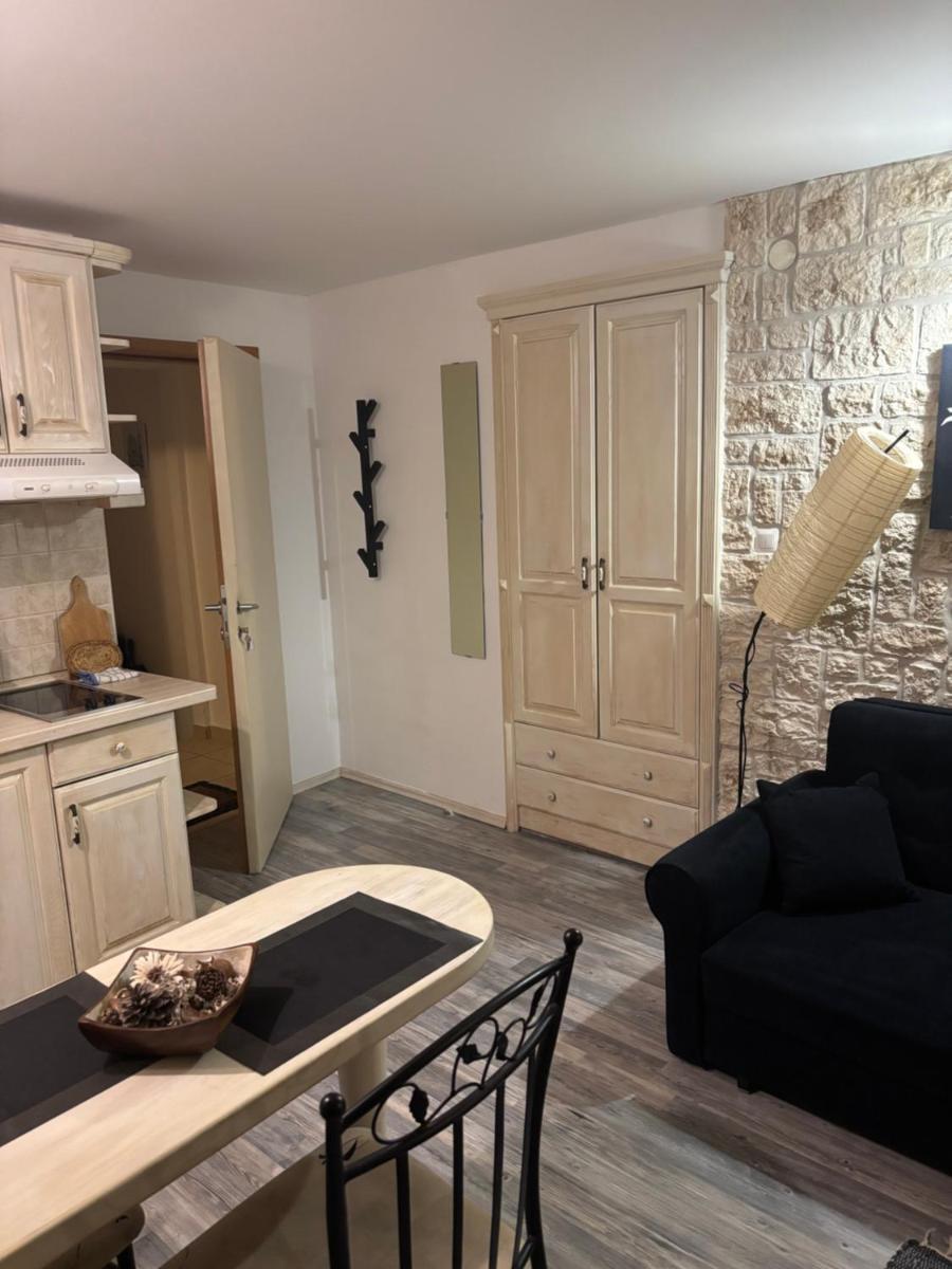 Old Town Apartment - Housity