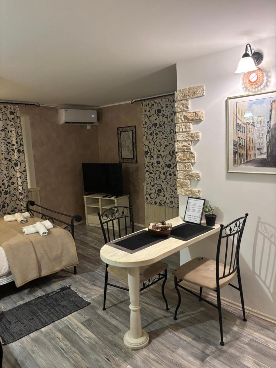 Old Town Apartment - Housity