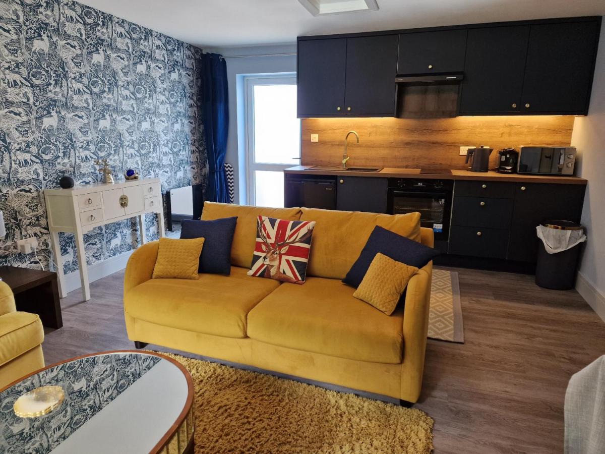 The Den by Blake View Holidays a peaceful boutique retreat 3 miles from Ennerdale- standard twin or super-king bed available - Housity