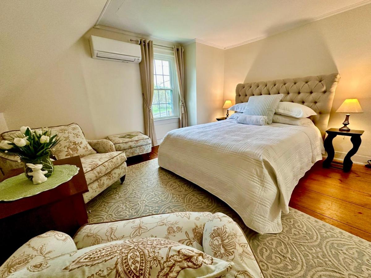 Lincoln Inn & Gallery - Housity