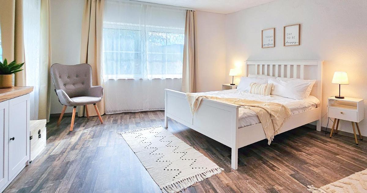 Apartment Südwind - Beautiful premium apartment with 2 bedrooms near Rhine Falls & Zurich Airport in Klettgau - Housity