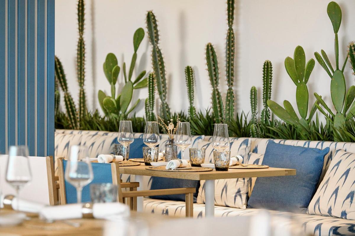 Zona de estar de Iberostar Selection Es Trenc -New Opening-