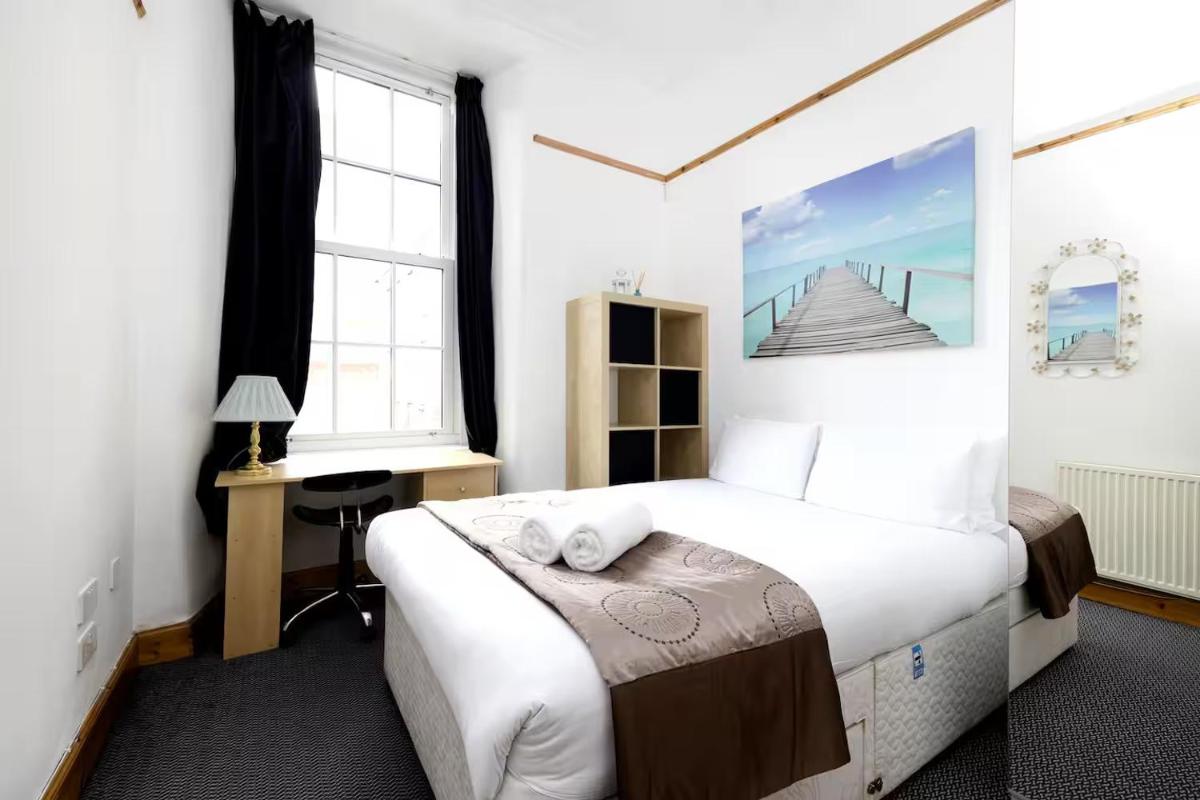 JOIVY 3 bed flat in Old town, close to Grassmarket - Housity