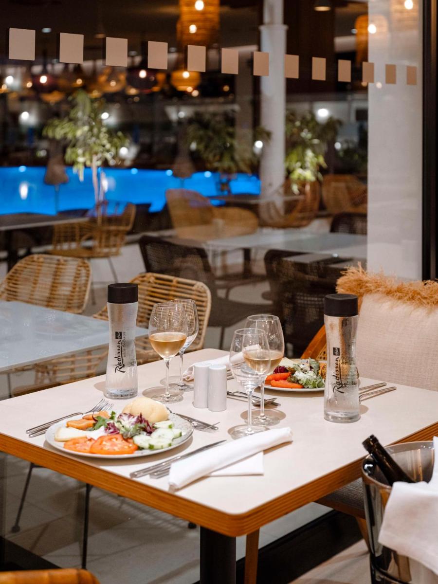 Comida en o cerca de este hotel