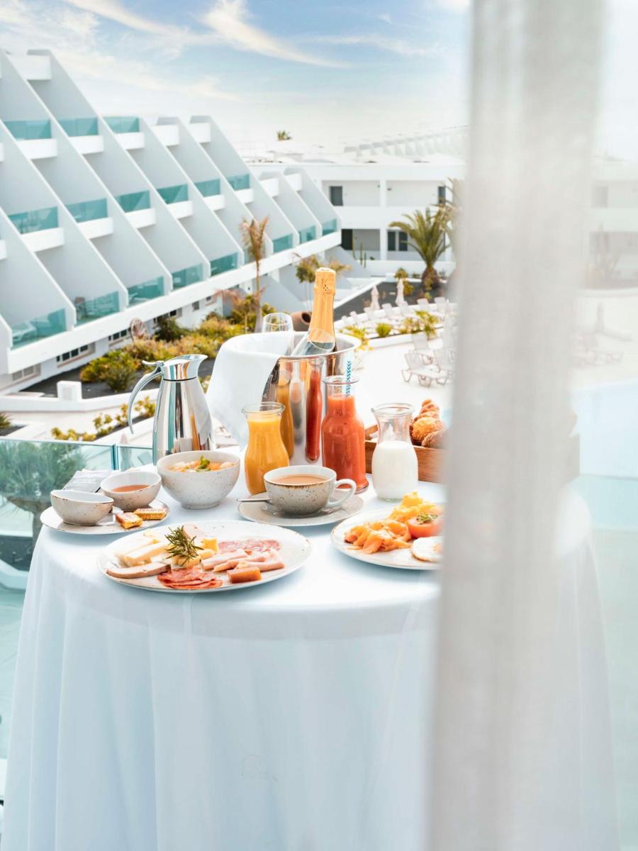 Comida en o cerca de este hotel