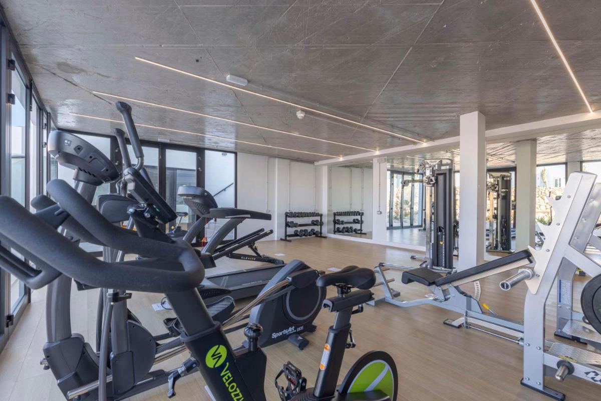 Gimnasio o instalaciones de fitness de Radisson Blu Resort, Lanzarote Adults Only