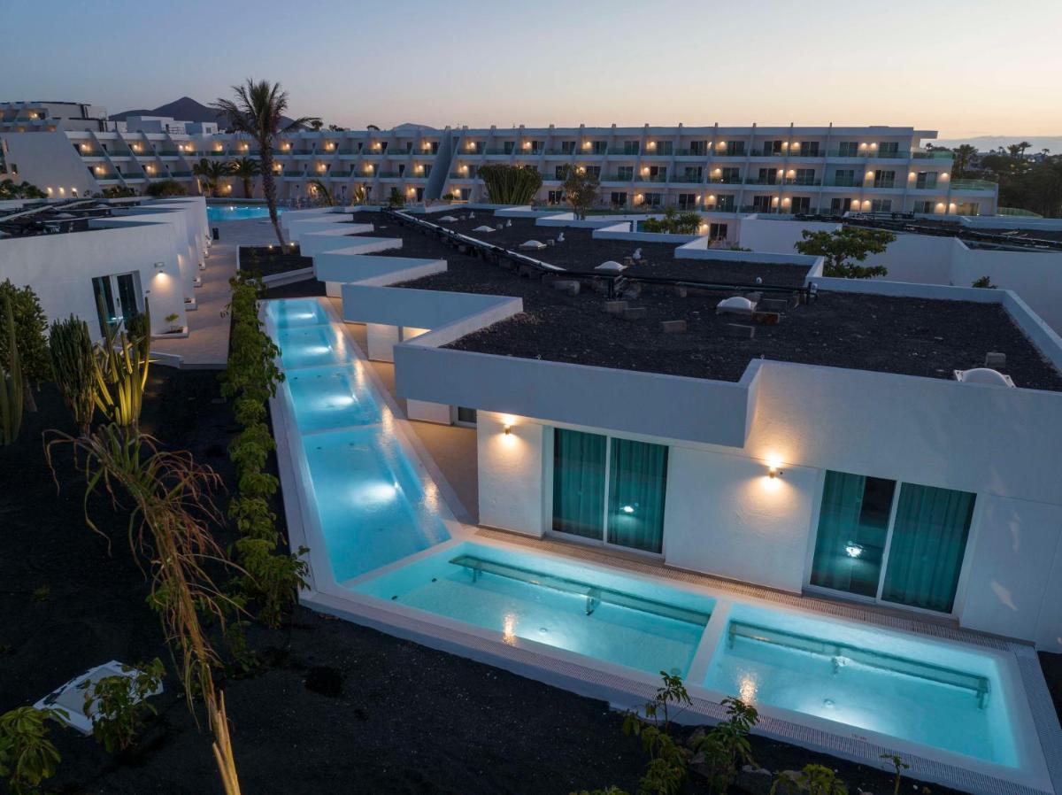 Piscina en o cerca de Radisson Blu Resort, Lanzarote Adults Only