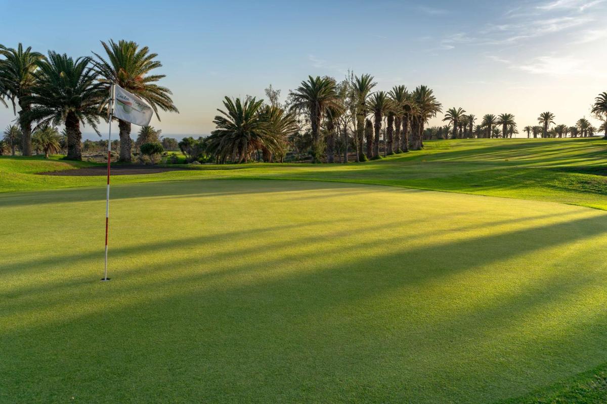 Instalaciones para jugar al golf en el hotel o alrededores