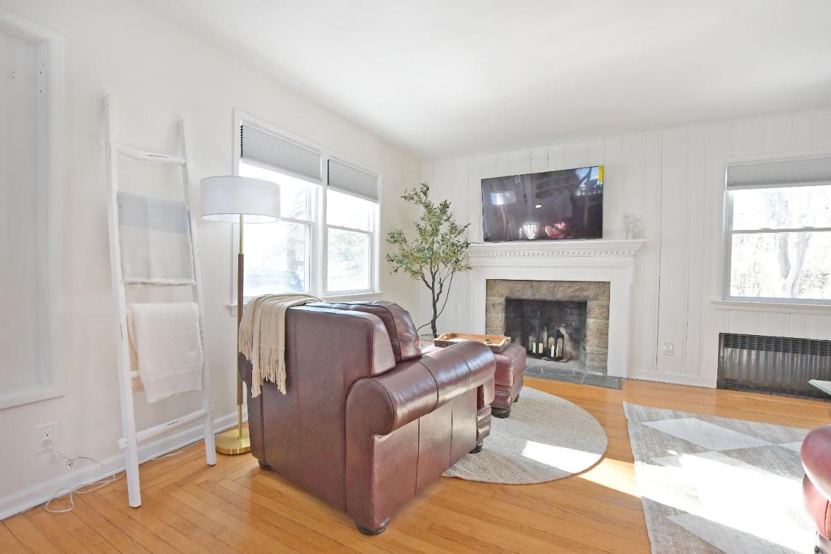 Blue Cottage East Setauket - Housity