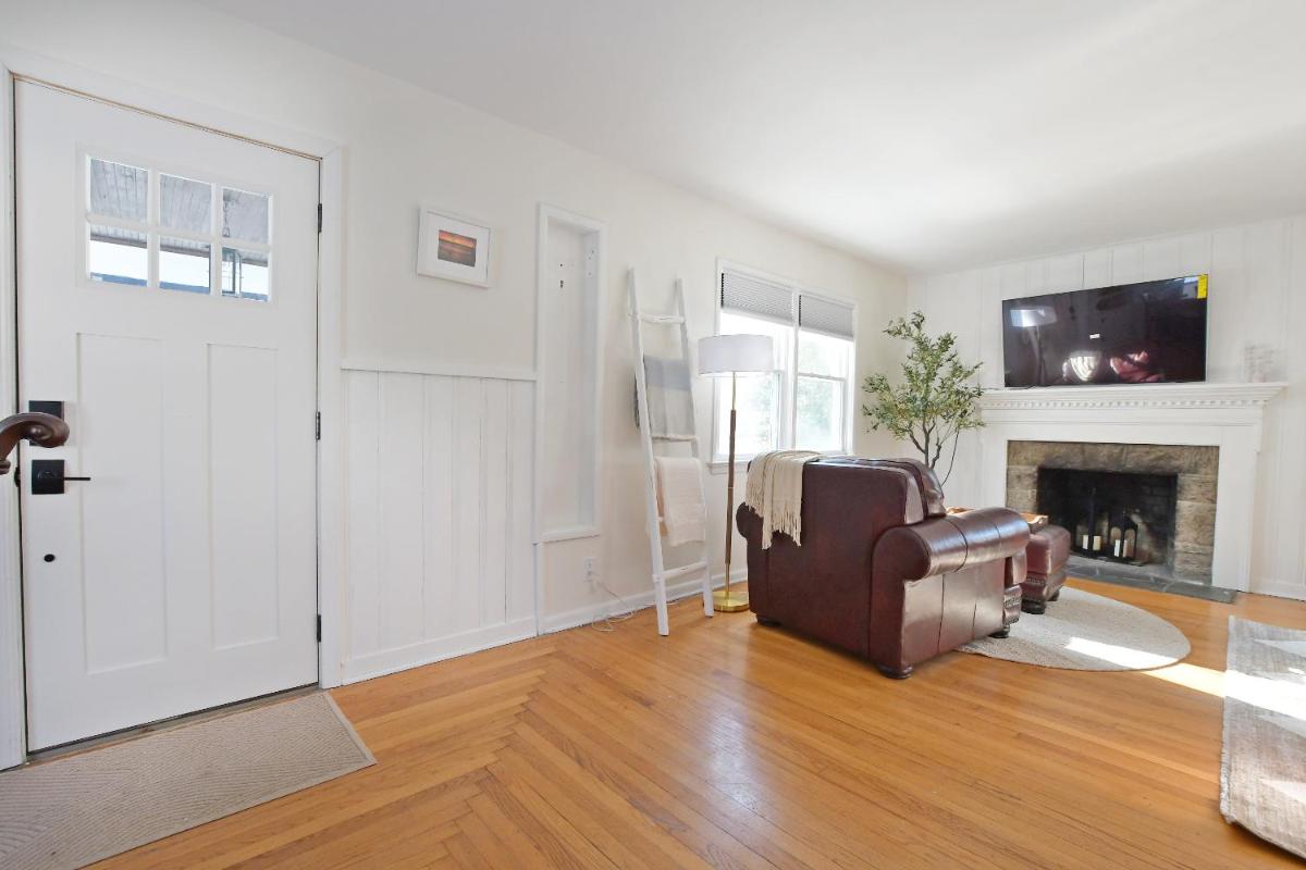Blue Cottage East Setauket - Housity