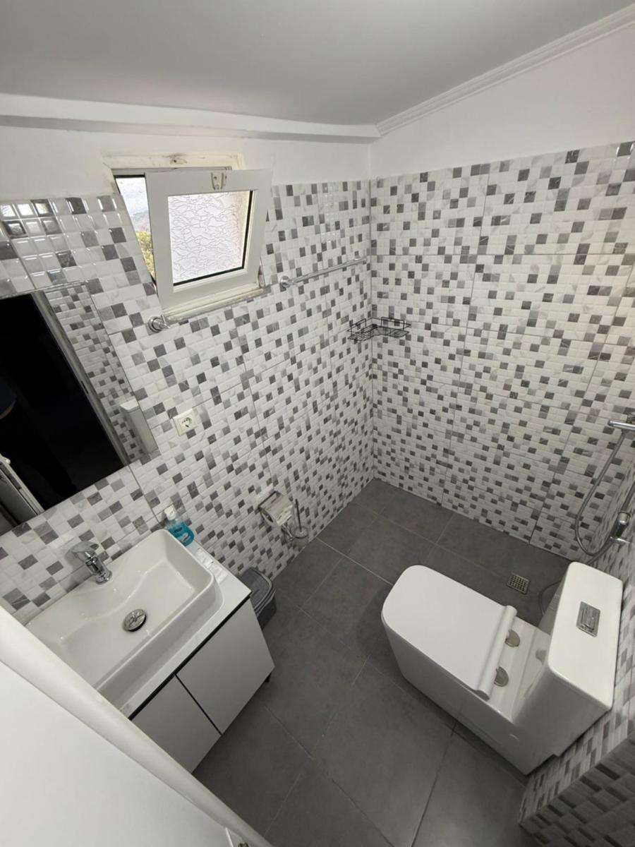 Full Moon Apartments - Housity