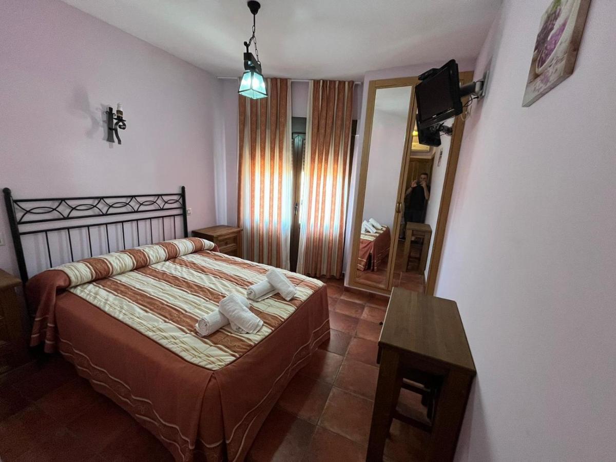 Hotel Rural Cristina - Housity