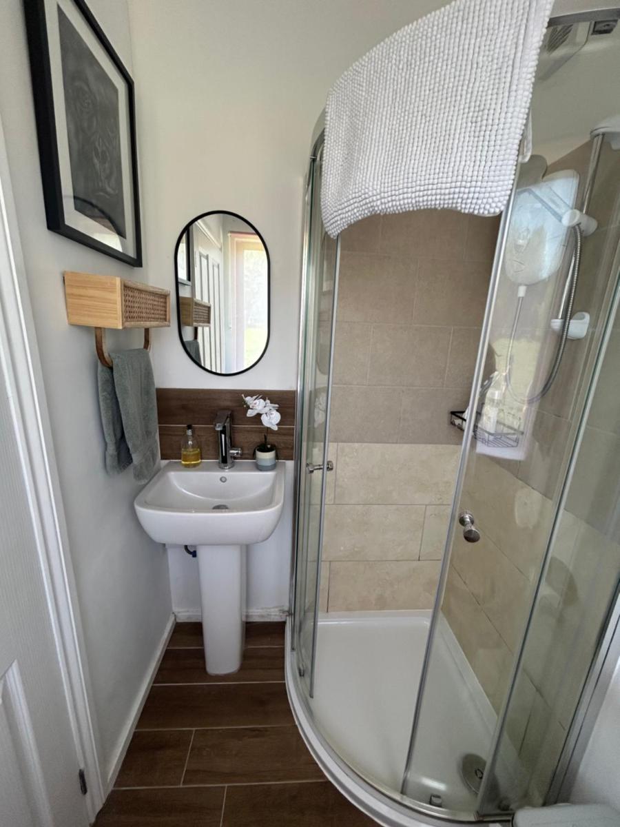 Countryside Garden Summer House - Housity