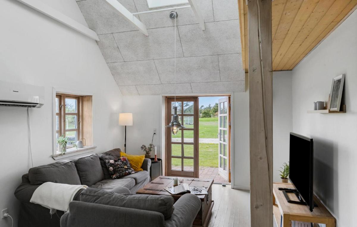 3 Bedroom Stunning Home In Pandrup - Housity