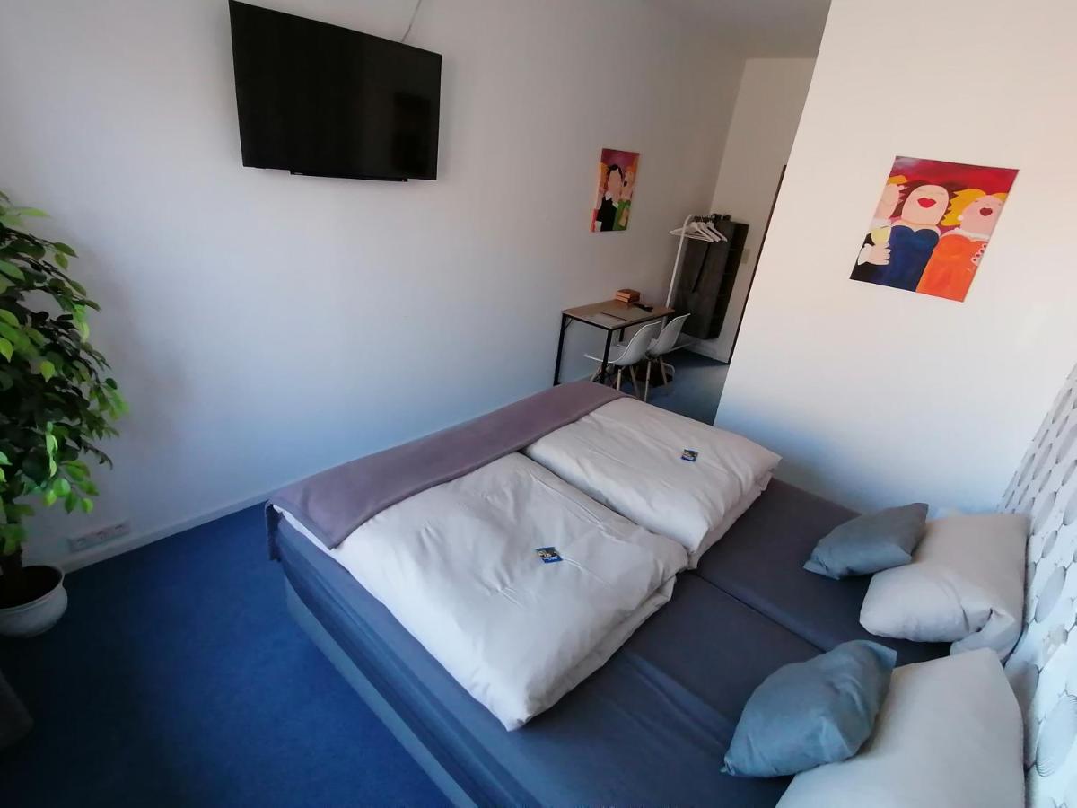 Waldecker Taverne - Housity