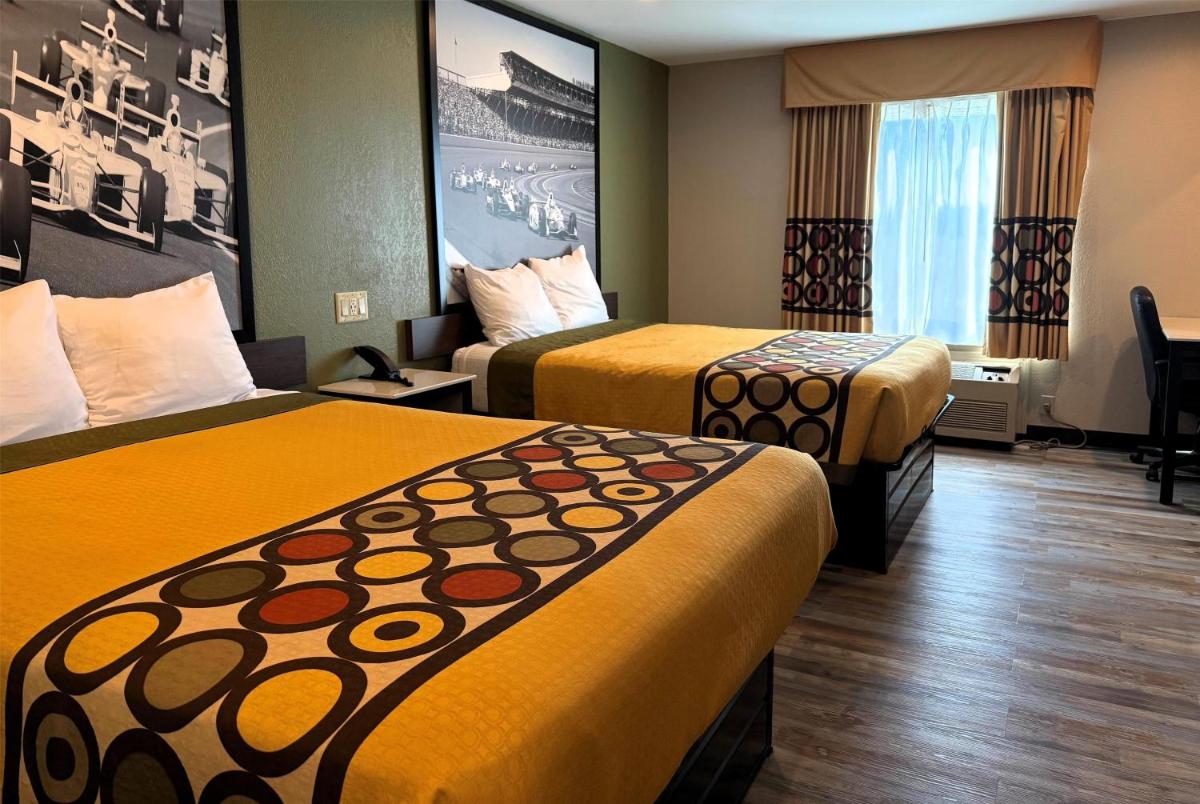 Super 8 by Wyndham Frankfort IN - Housity