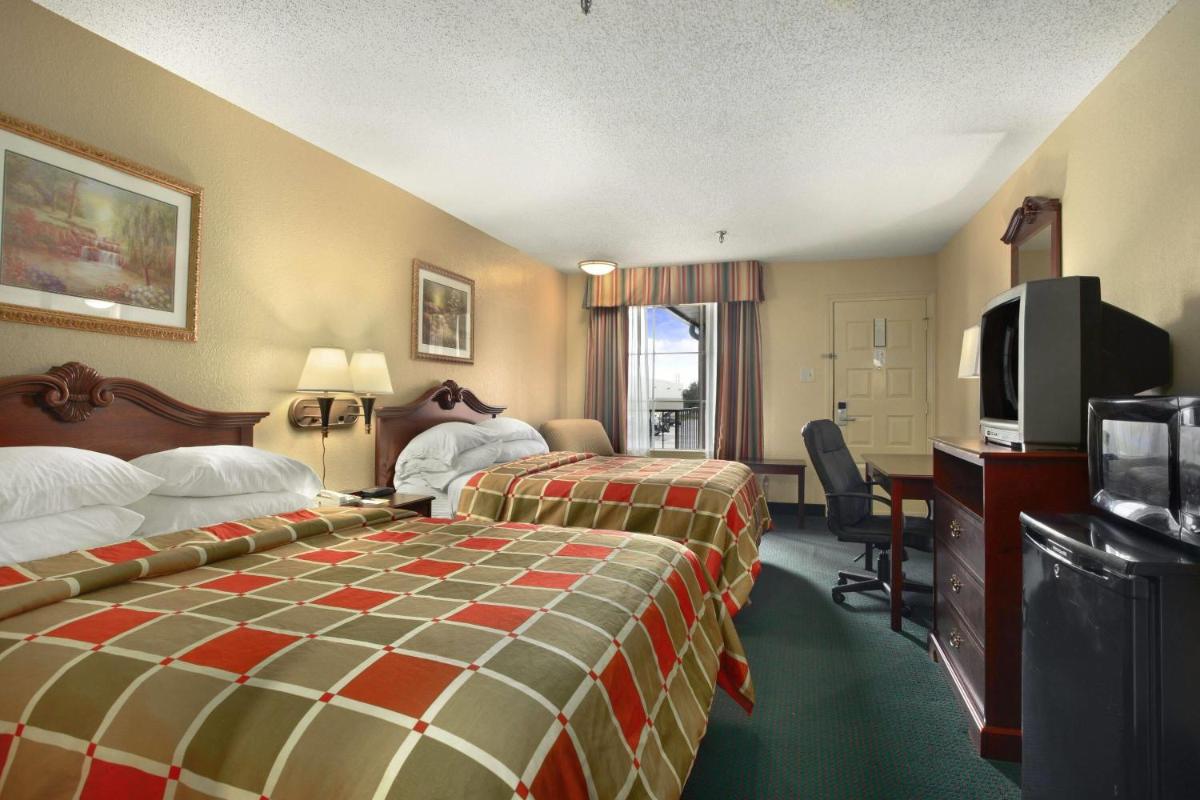 Super 8 by Wyndham New Iberia - Housity