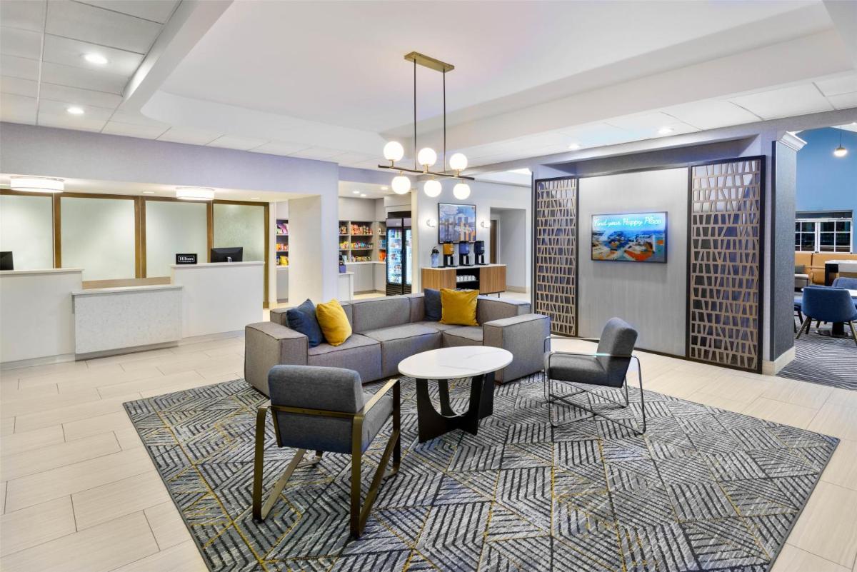 Homewood Suites by Hilton Orlando-UCF Area - Housity