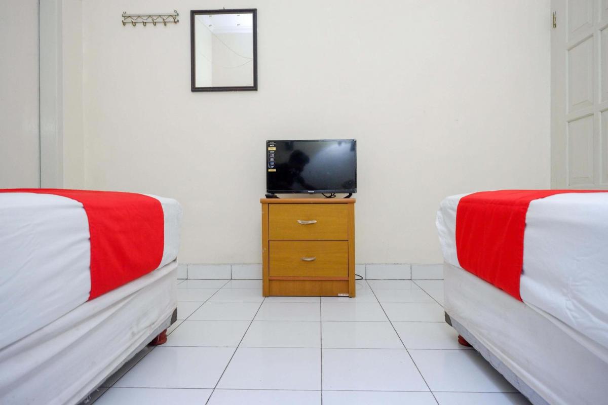 RedDoorz near Lokawisata Baturaden 2 - Housity