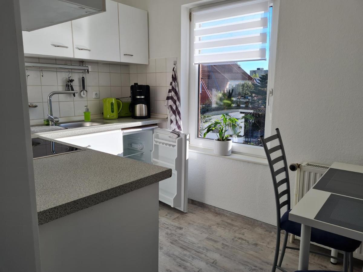 Anjas Ferienwohnung in Syke-am Bahnhof, zentral aber ruhig, 2 Zimmer, Terrasse, Parkplatz, Bremen nur 25 km - Housity