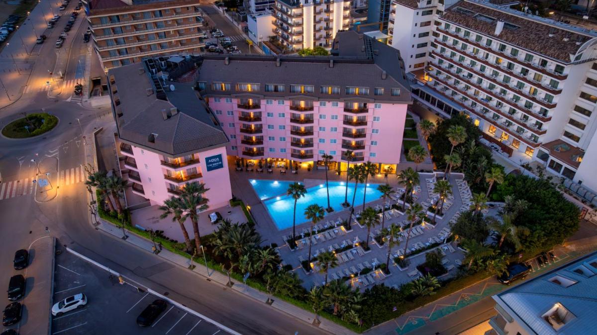 Piscina en o cerca de AQUA Hotel The Breeze & Spa - All Inclusive - Adults Only - 4Sup