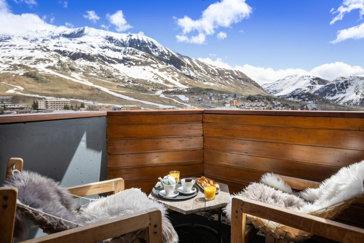 Vue générale sur la montagne ou vue sur la montagne depuis l'hôtel
