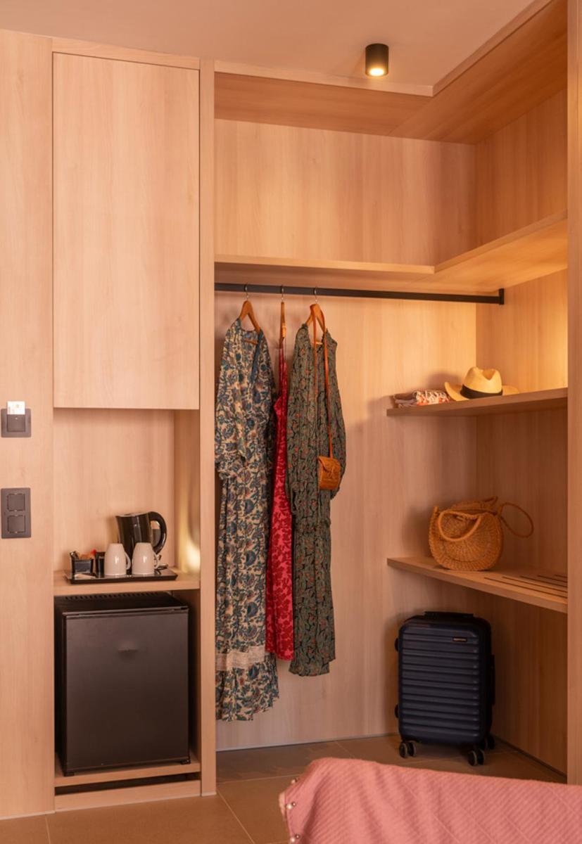 Una cocina o zona de cocina en AQUA Hotel The Breeze & Spa - All Inclusive - Adults Only - 4Sup