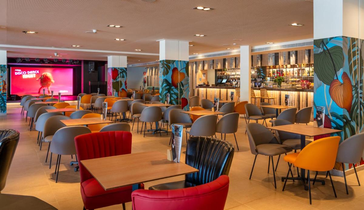 Zona de estar de AQUA Hotel The Breeze & Spa - All Inclusive - Adults Only - 4Sup