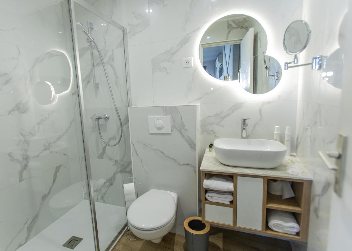 Hotel Le Lido - Housity