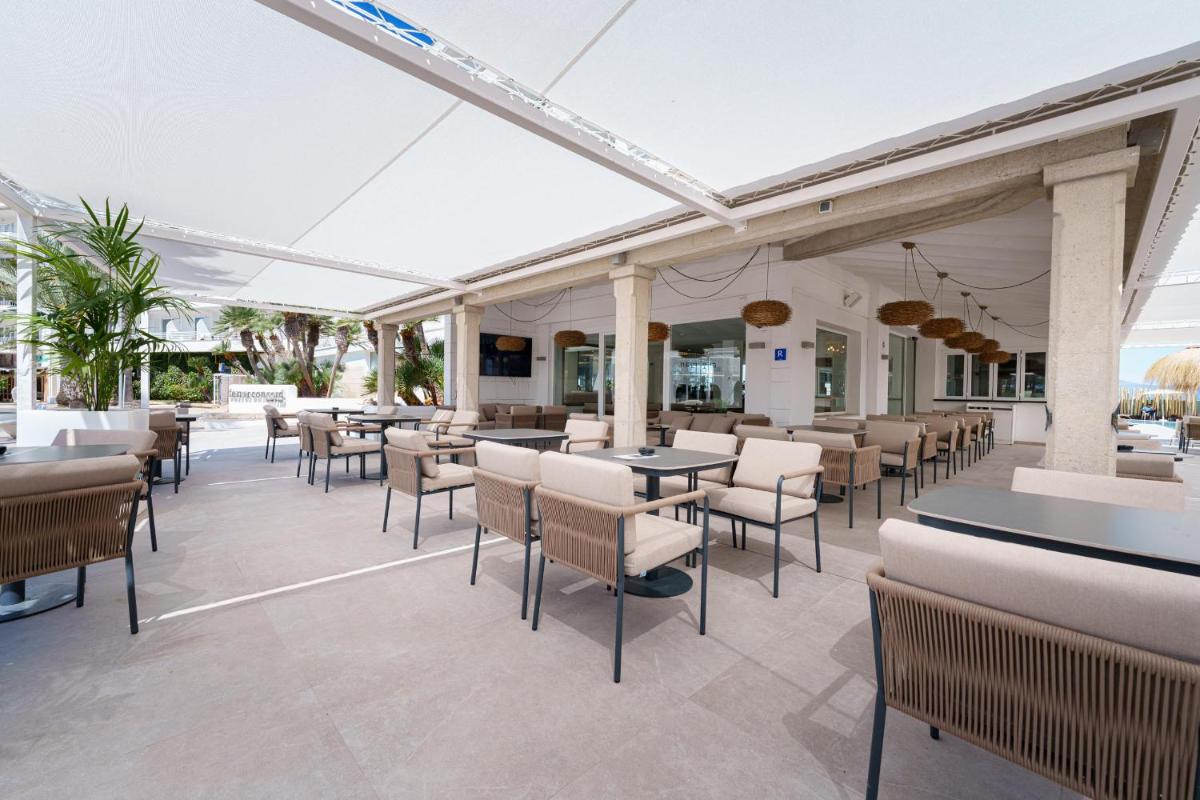 Un restaurante o sitio para comer en Ferrer Concord Hotel & Spa