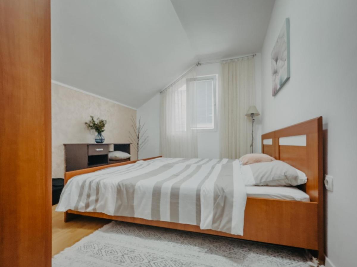 Stan na dan Zora Nevesinje - Housity