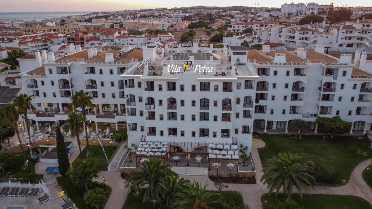 O edifício onde o aparthotel está situado
