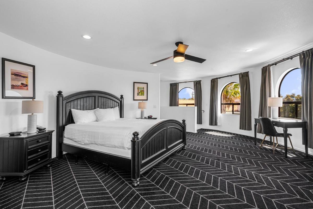 Masterpiece Hotel - Housity