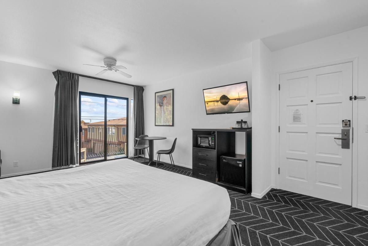 Masterpiece Hotel - Housity