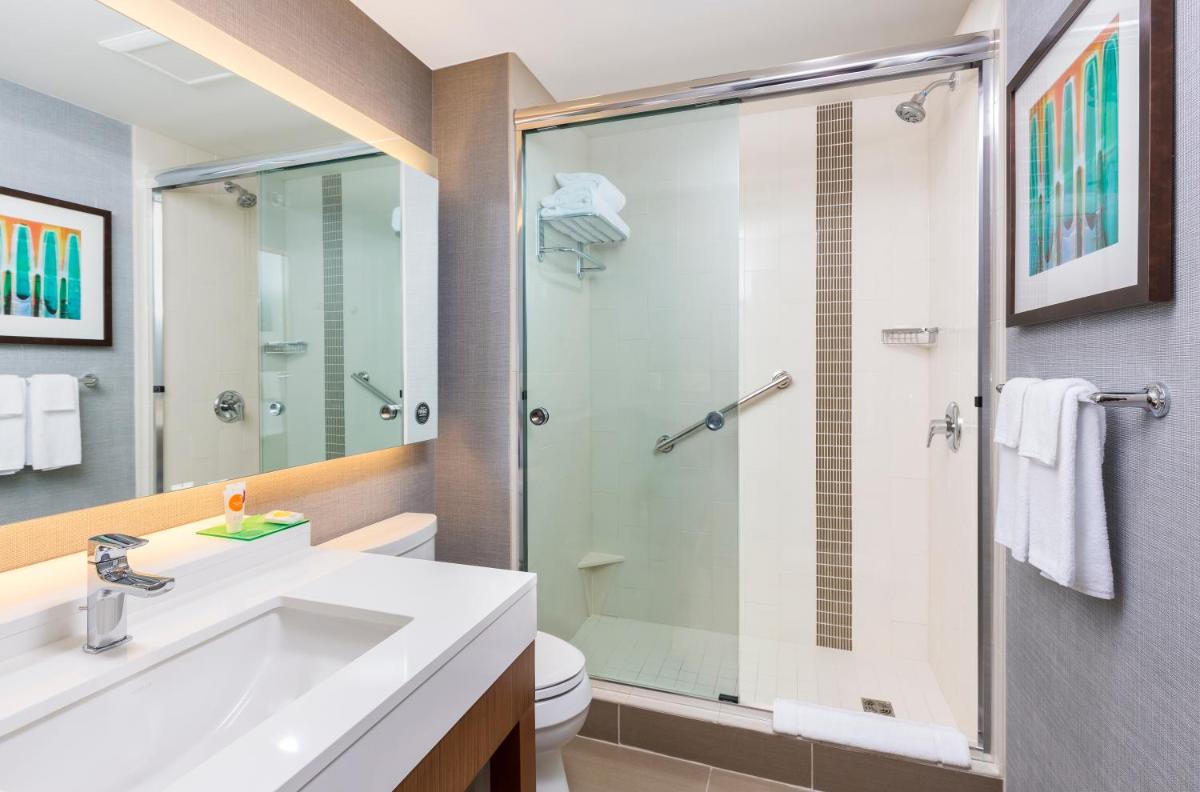 Hyatt Place Canton - Housity