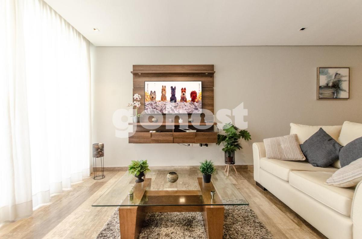 Spacious 2 Bedroom Apt In Villa Morra - Housity