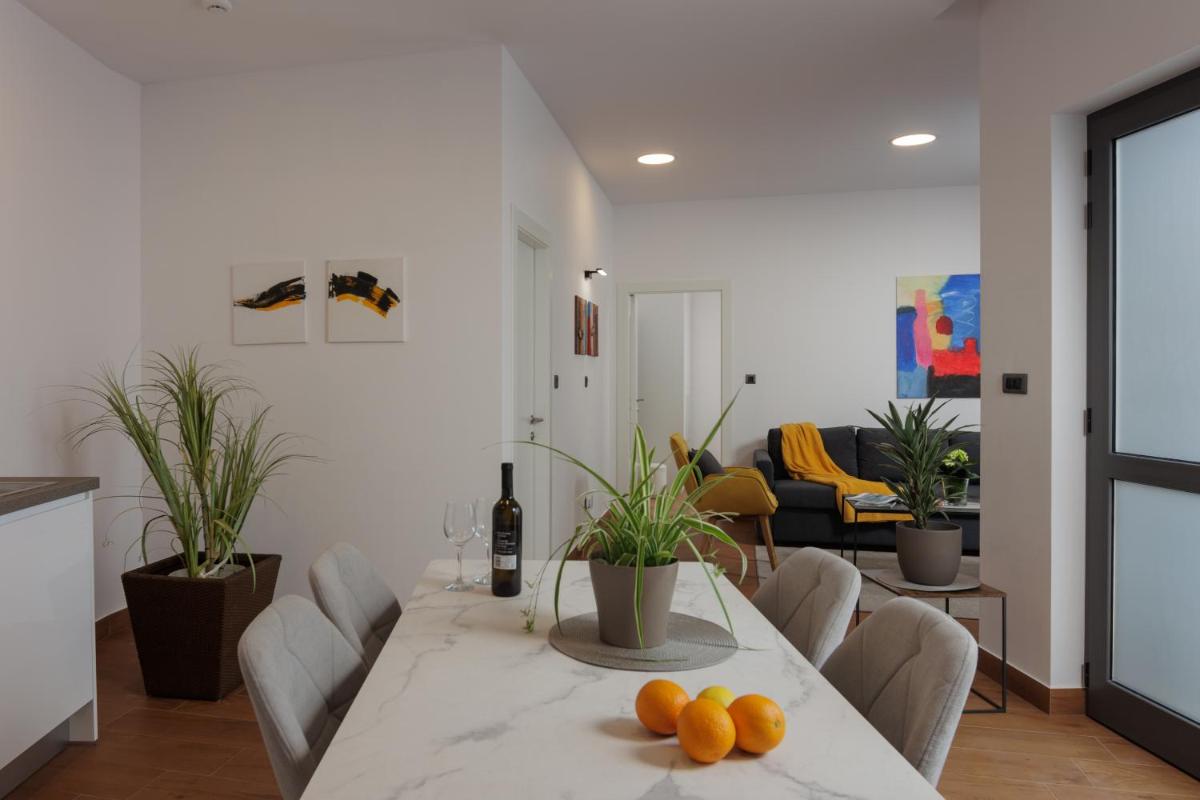 Terra 5 Deluxe Apartment near Rijeka with Private Parking - Housity