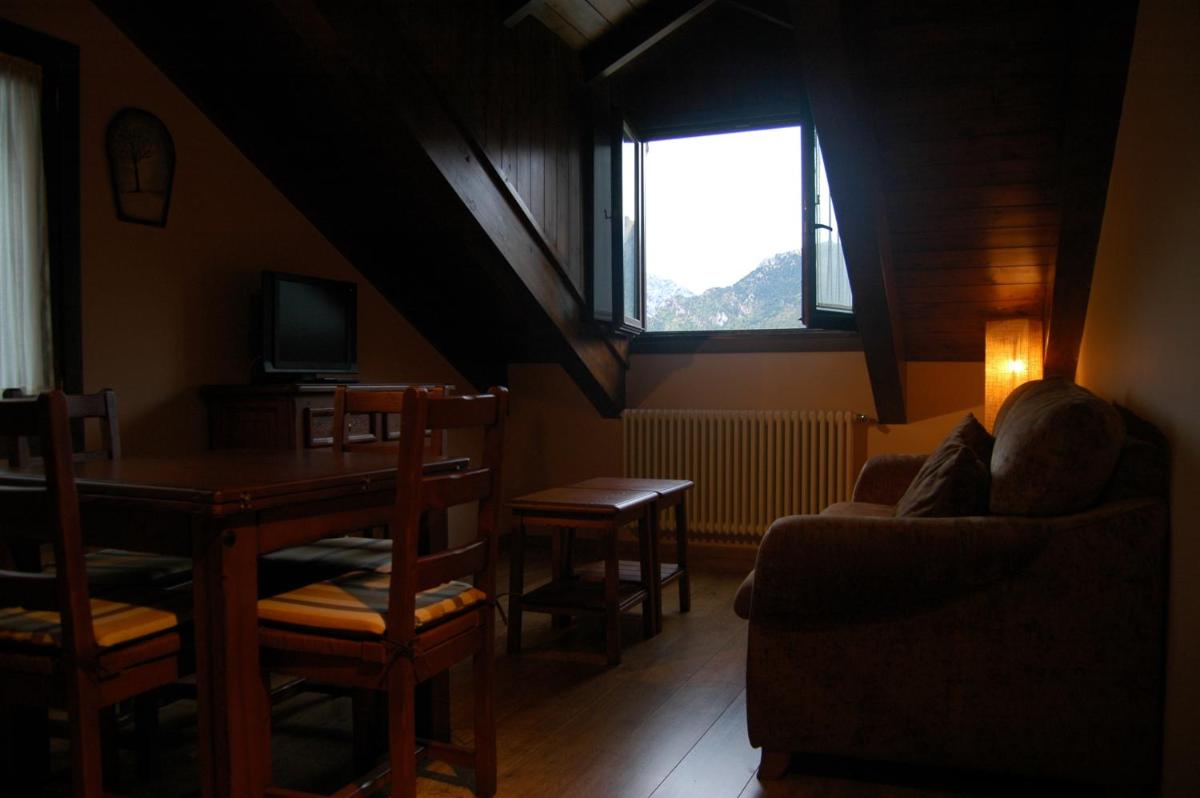 Hotel Areulo - Housity