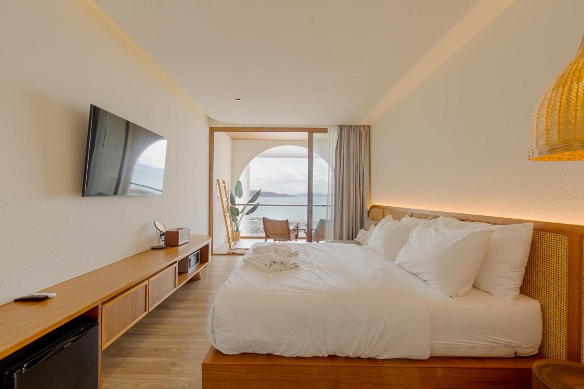 Tasana bar and luxury resort - Housity