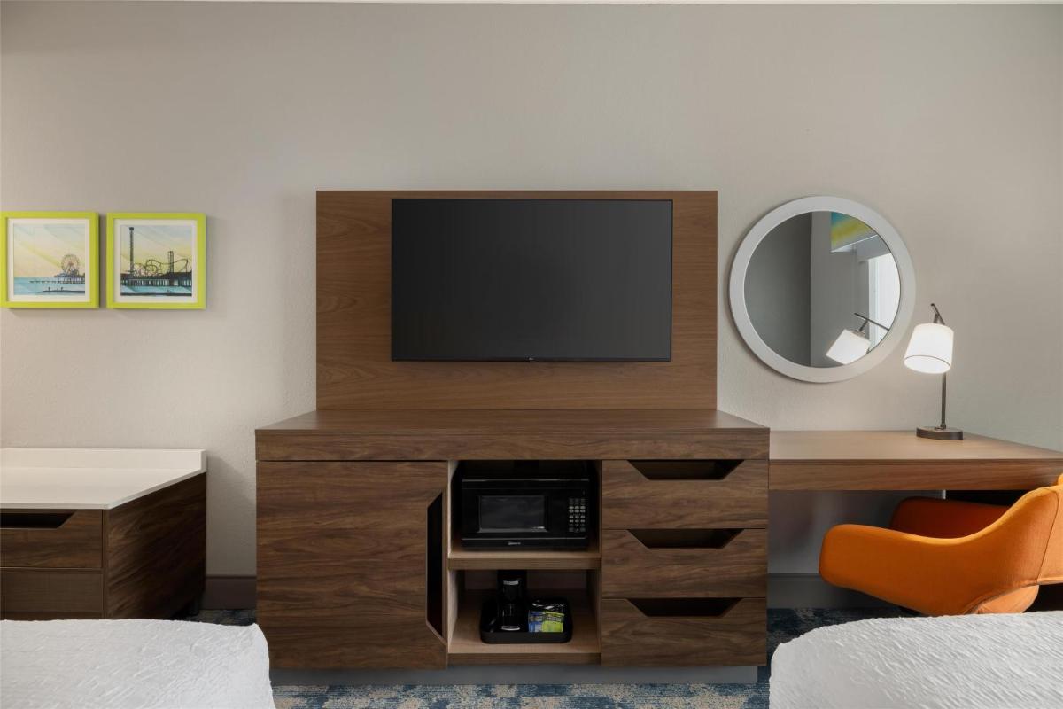 Hampton Inn & Suites Galveston - Housity