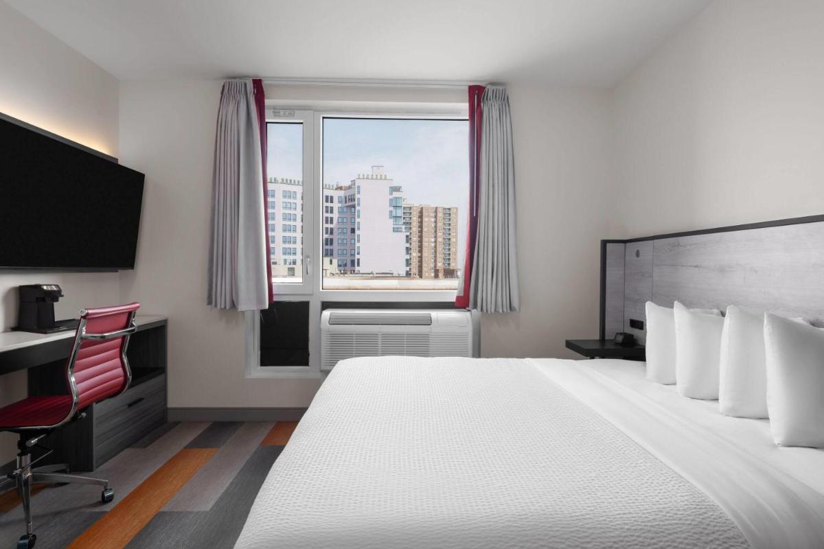 Ramada by Wyndham Brooklyn Near Flatbush - Housity