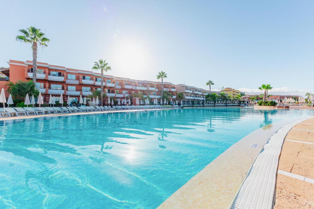 Piscina en o cerca de Landmar Costa los Gigantes Family Resort