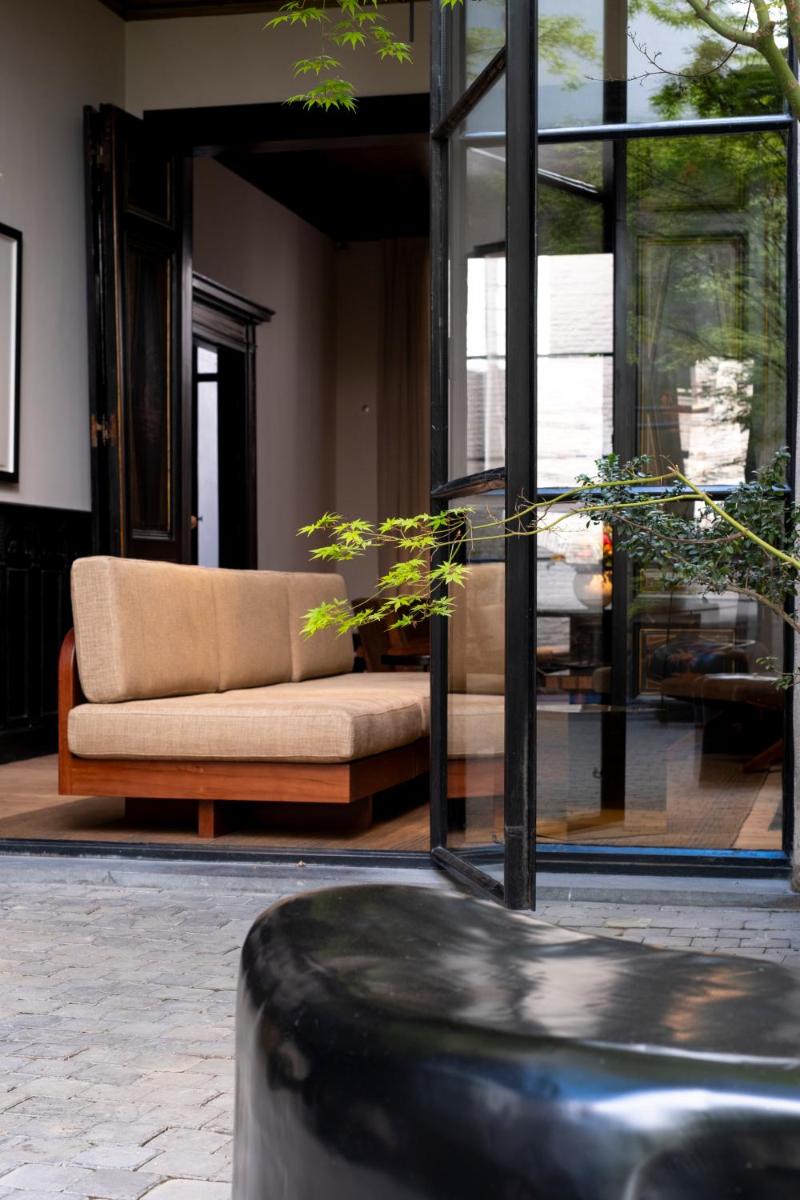 Hotel Julien - Housity