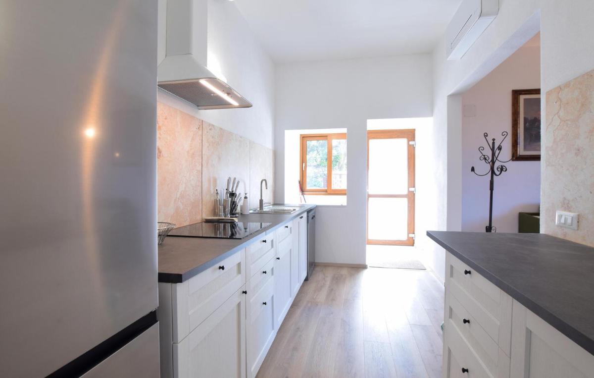 Stunning Apartment In Gavorrano With Wifi - Housity