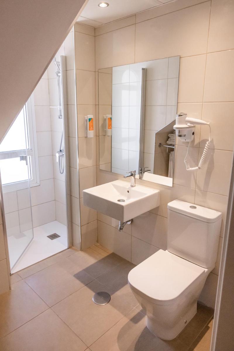 Un baño de Paradise Park Fun Lifestyle Hotel