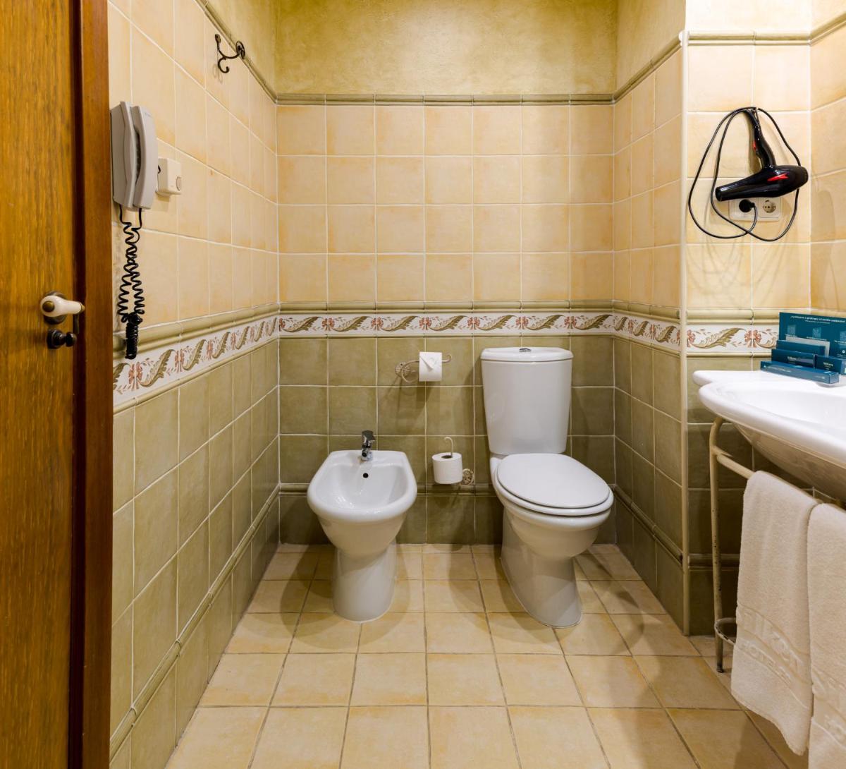 Un baño de Hotel Silken Villa de Laguardia