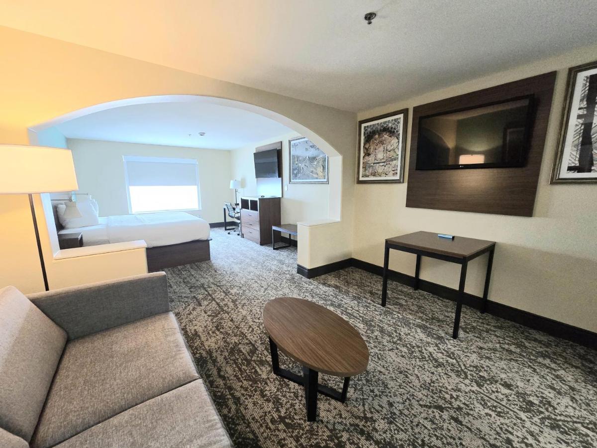 Best Western Casa Villa Suites - Housity